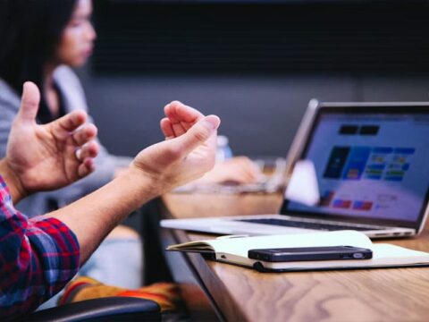 Pengaruh teknologi komunikasi pada hubungan interpersonal